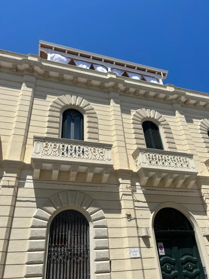 לינה וארוחת בוקר גאליפולי Palazzo Angelelli מראה חיצוני תמונה