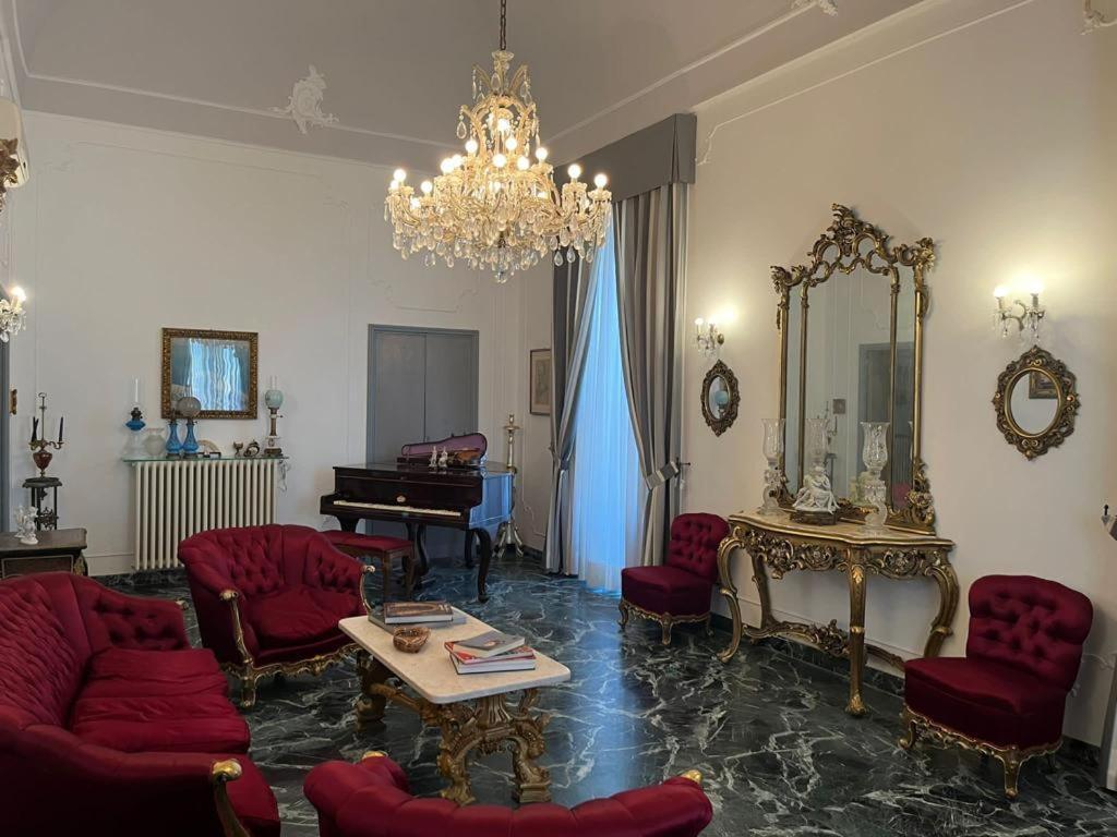 לינה וארוחת בוקר גאליפולי Palazzo Angelelli מראה חיצוני תמונה