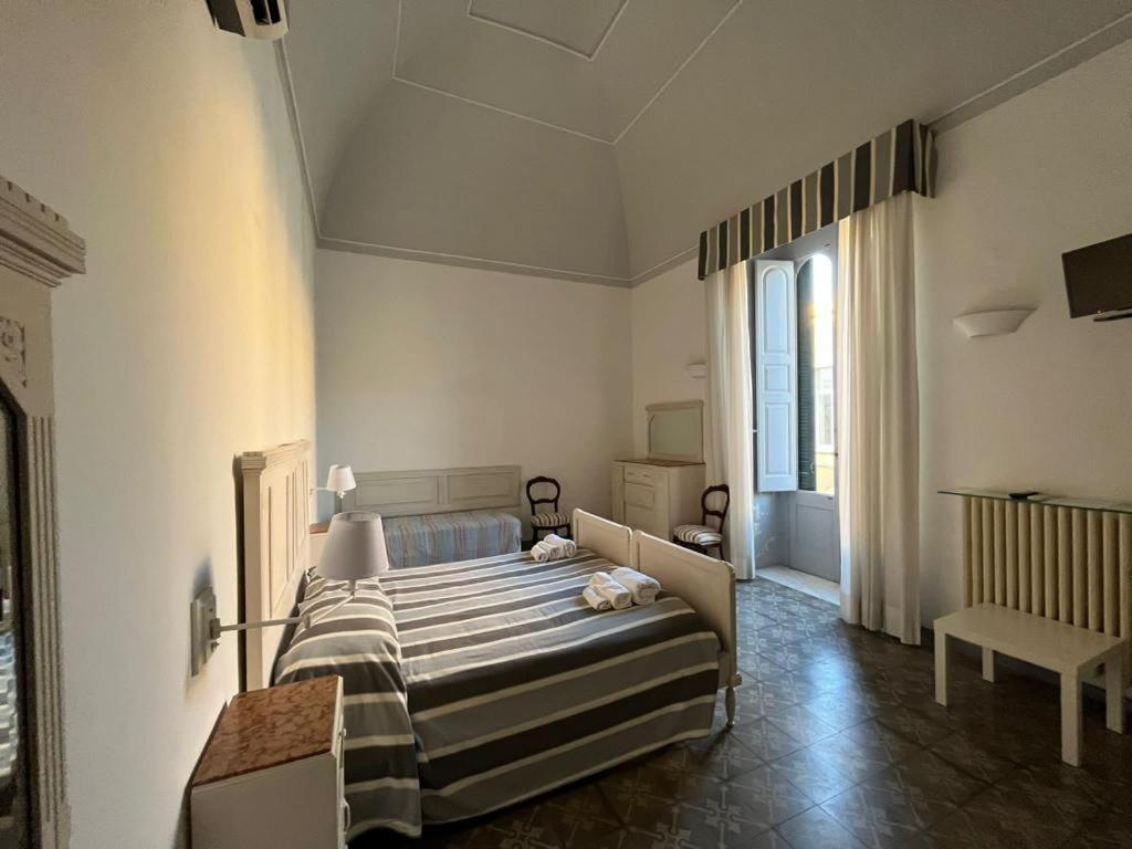 לינה וארוחת בוקר גאליפולי Palazzo Angelelli מראה חיצוני תמונה