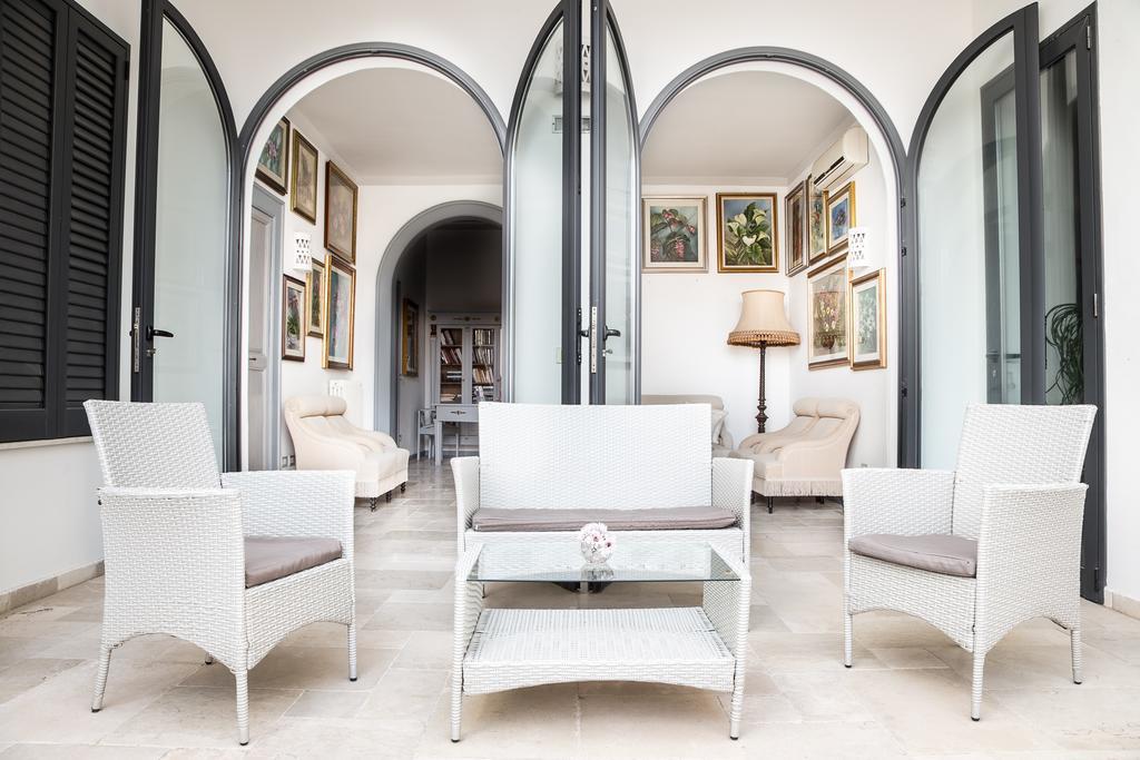 לינה וארוחת בוקר גאליפולי Palazzo Angelelli מראה חיצוני תמונה